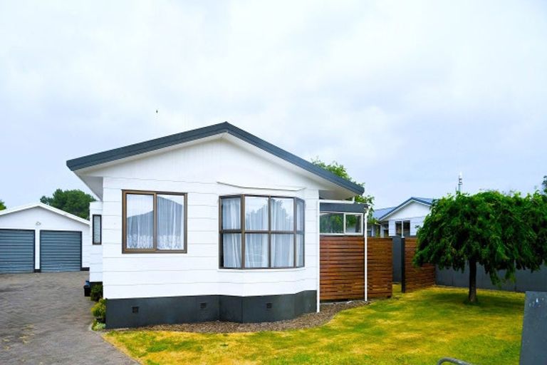 Photo of property in 14 Anna Place, Hilltop, Taupo, 3330