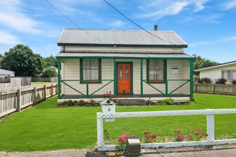 Photo of property in 3 Otanga Street, Dannevirke, 4930