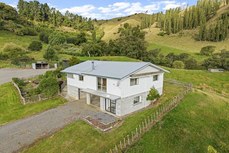 Photo of property in 280 Pukeokahu Road, Taoroa Junction, Taihape, 4793