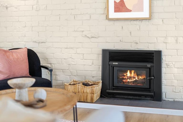 Photo of property in 1/1a Margaret Place, Milford, Auckland, 0620