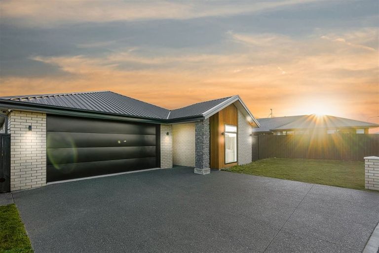 Photo of property in 6 Dianthus Place, Wigram, Christchurch, 8025