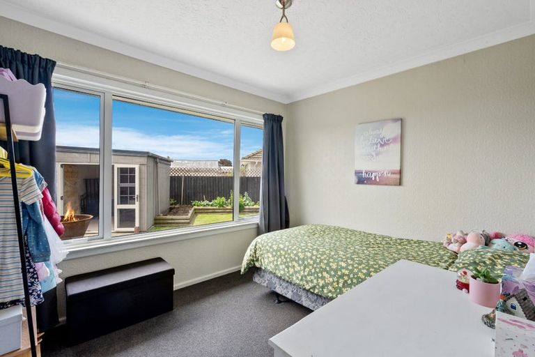 Photo of property in 82 Effingham Street, North New Brighton, Christchurch, 8083