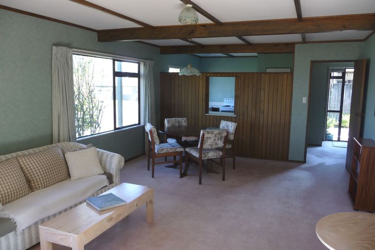 Photo of property in 2/5 Dorothy Drive, Acacia Bay, Taupo, 3330