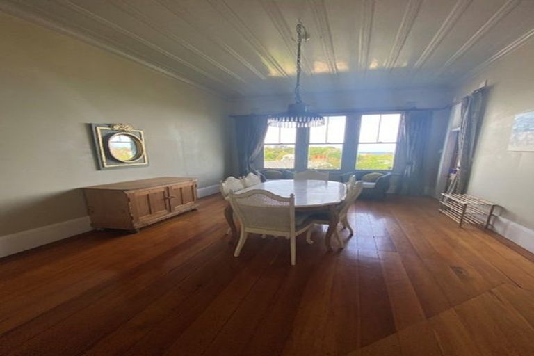 Photo of property in 16 Sealy Road, Bluff Hill, Napier, 4110