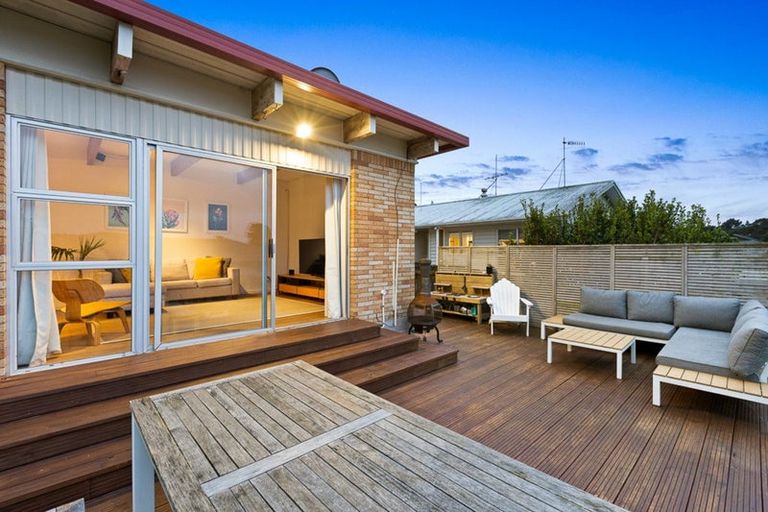 Photo of property in 5 Kotinga Avenue, Glen Eden, Auckland, 0602