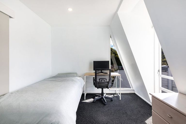 Photo of property in 2 Narbada Crescent, Khandallah, Wellington, 6035