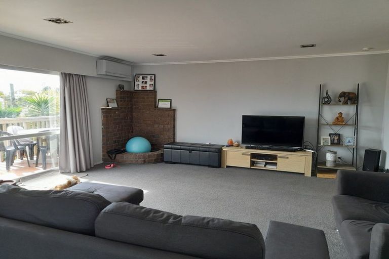 Photo of property in 13 Evans Road, Glen Eden, Auckland, 0602