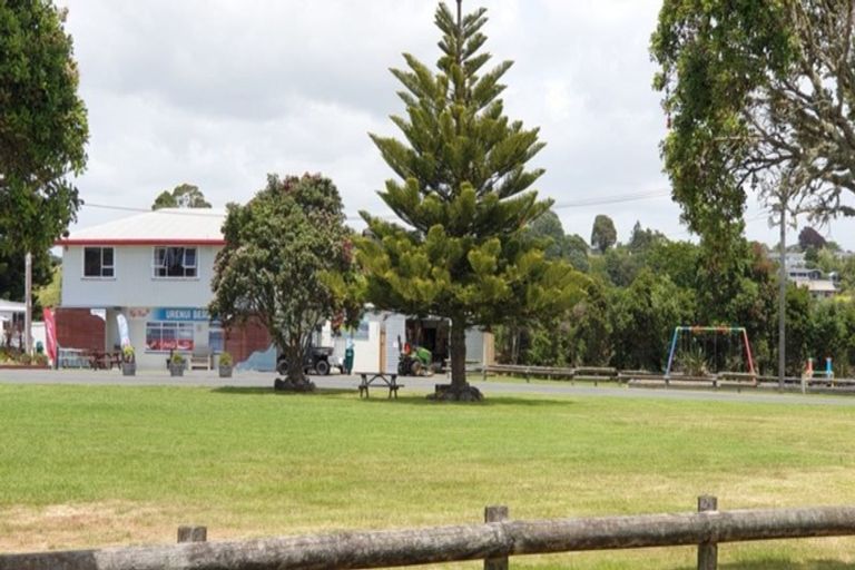 Photo of property in 64 Fifth Avenue, Urenui, 4377