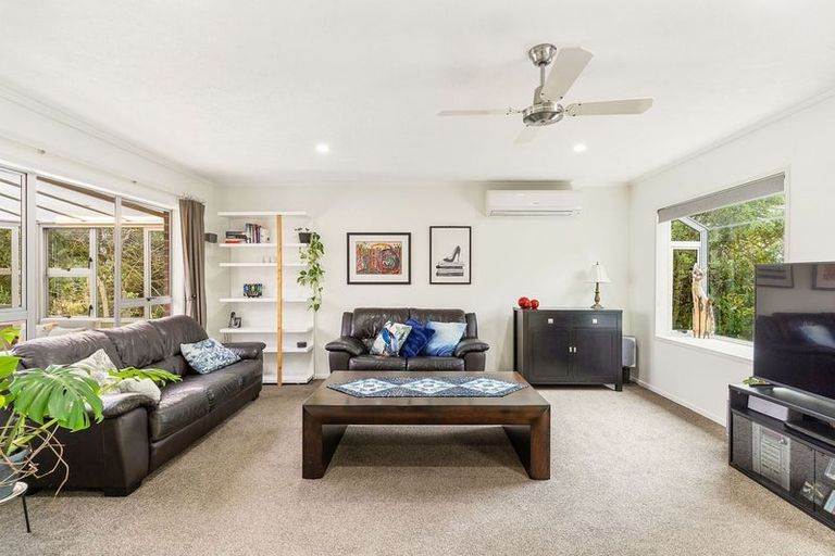 Photo of property in 54 Marendellas Drive, Bucklands Beach, Auckland, 2014