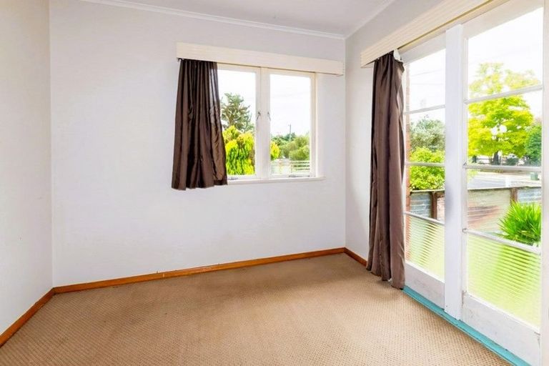 Photo of property in 17 Sutton Crescent, Papakura, 2110