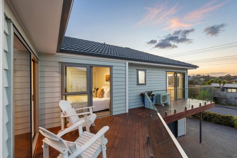 Photo of property in 1/66 Browns Bay Road, Rothesay Bay, Auckland, 0630