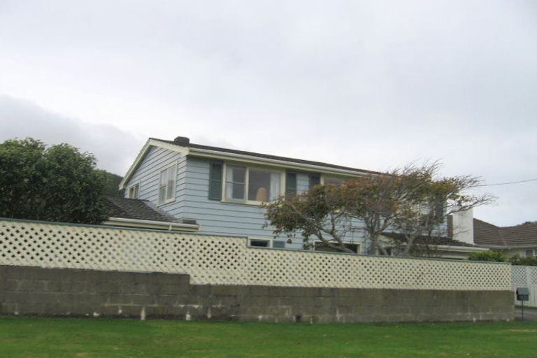 Photo of property in 20 Coates Street, Tawa, Wellington, 5028