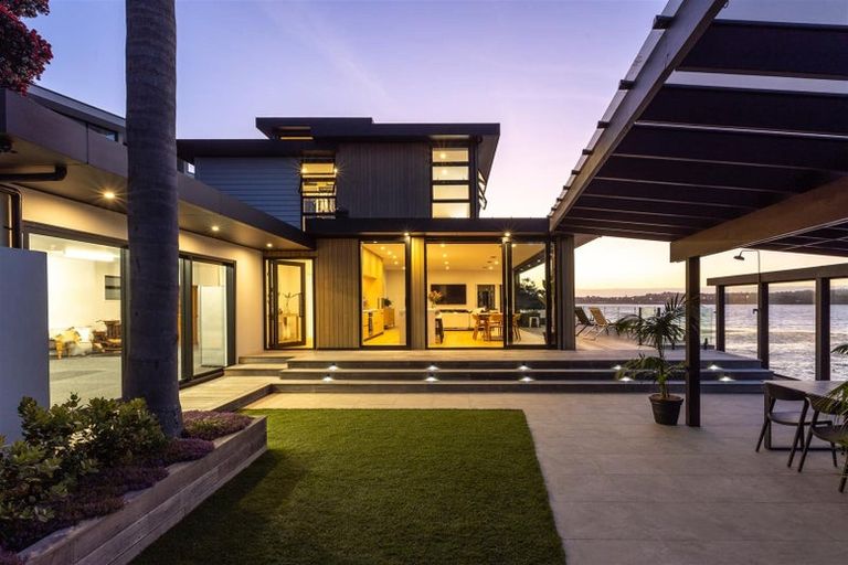 Photo of property in 17 Lansdowne Street, Bayswater, Auckland, 0622