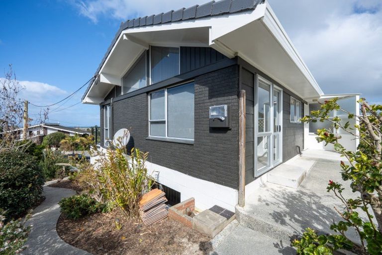 Photo of property in 18 Seaview Road, Ruakaka, 0116