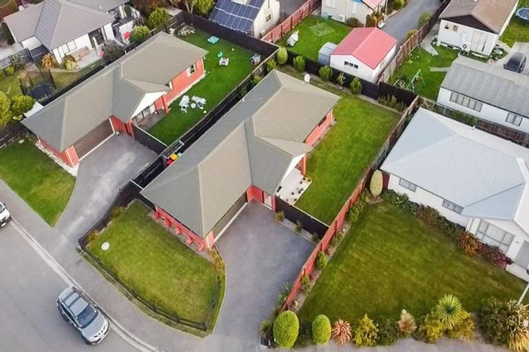 Photo of property in 8 Reserve Close, Woolston, Christchurch, 8062