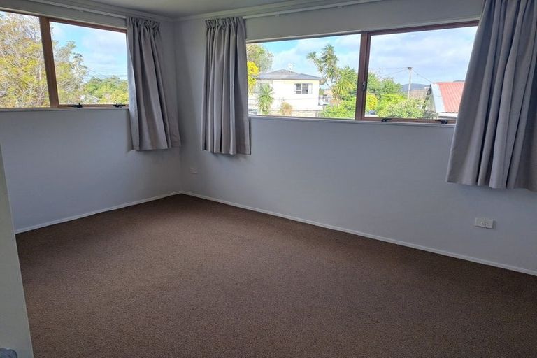 Photo of property in 3 Manaia View Road, One Tree Point, 0118