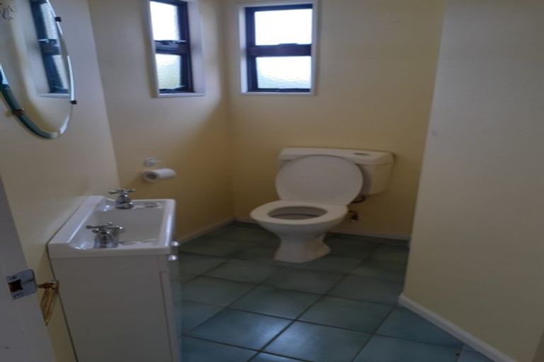 Photo of property in 3 Birkhall Grove, Strathmore Park, Wellington, 6022