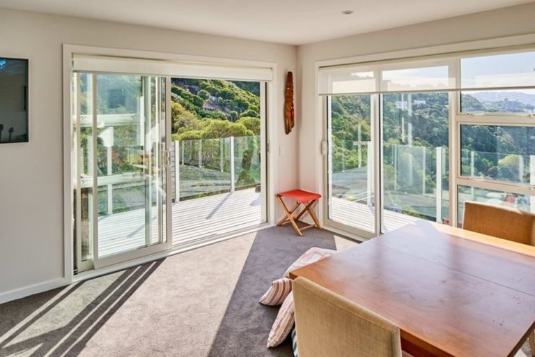 Photo of property in 9 Pari Tai Way, Houghton Bay, Wellington, 6023