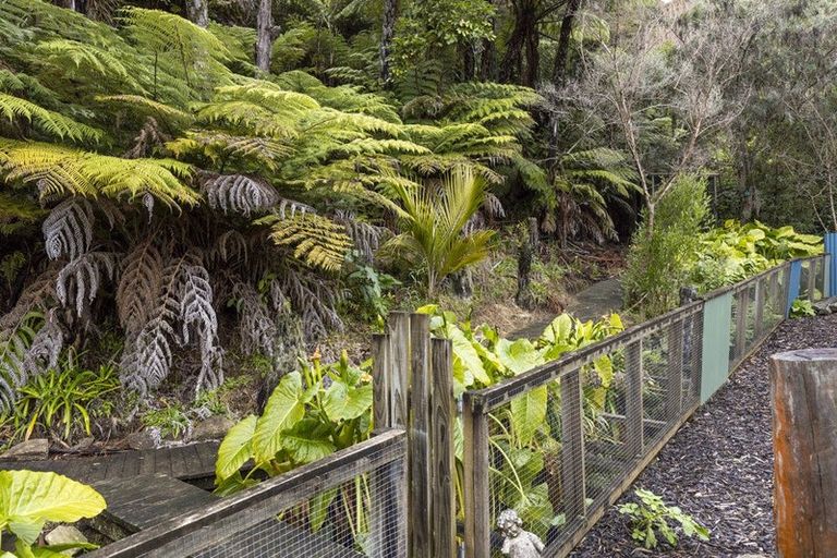 Photo of property in 19 Sandy Bay Road, Black Rock, Picton, 7282