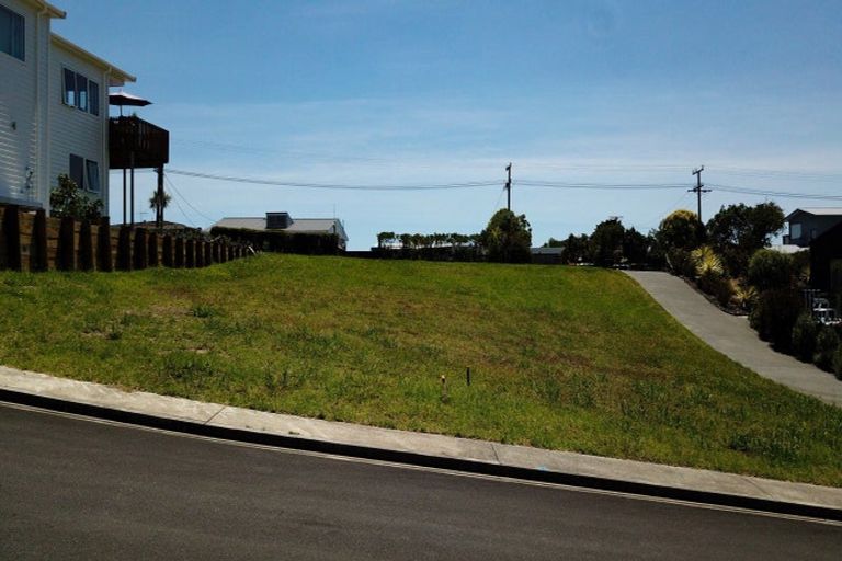 Photo of property in 3 Milky Way, Langs Beach, 0582