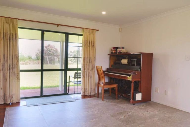 Photo of property in 91 Trig Road, Whitford, Howick, 2571