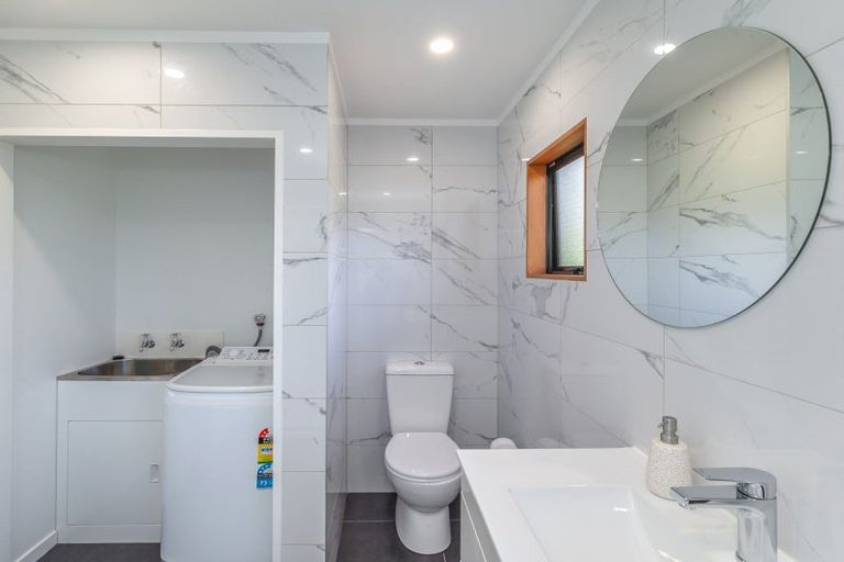 Photo of property in 80 Avenue North Road, Levin, 5510