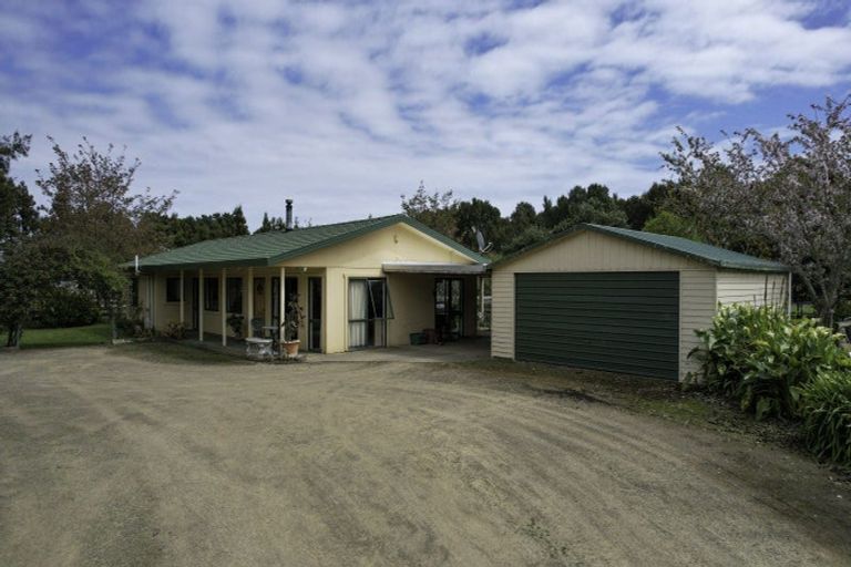 Photo of property in 222 Bruce Road, Levin, 5510