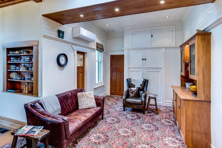 Photo of property in 210 Davis Street, Saint Leonards, Hastings, 4120