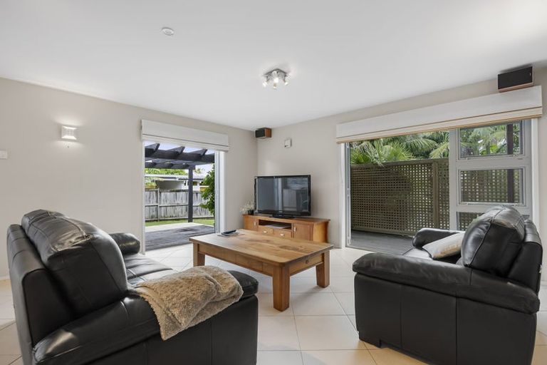 Photo of property in 158 Bleakhouse Road, Mellons Bay, Auckland, 2014