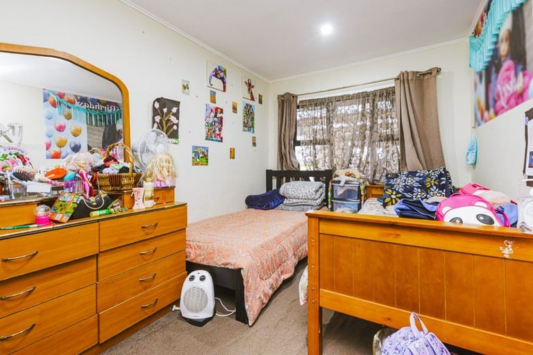 Photo of property in 73 Blake Road, Mangere East, Auckland, 2024