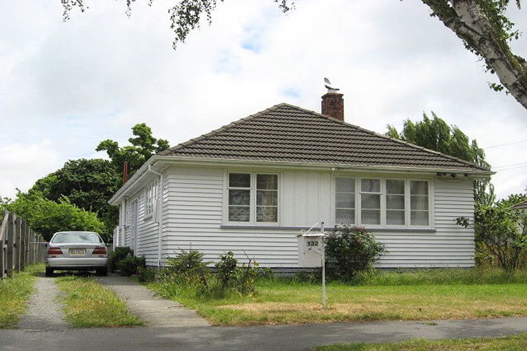 Photo of property in 132 Aorangi Road, Bryndwr, Christchurch, 8053