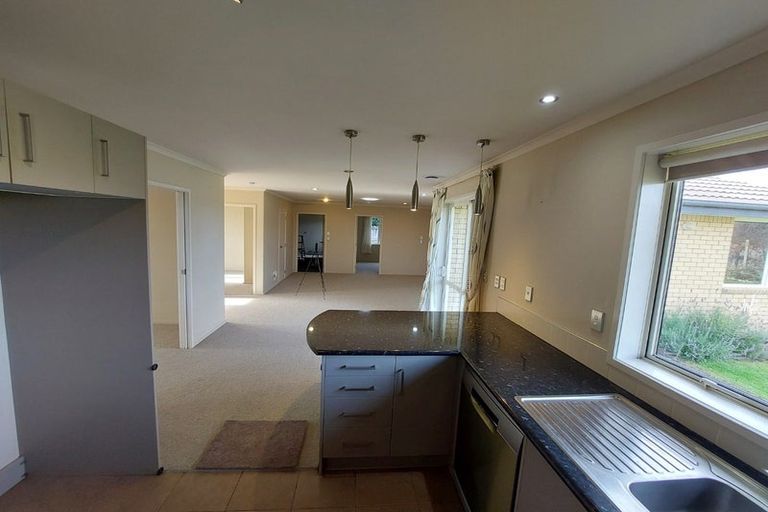 Photo of property in 10 Madison Street, Cambridge, 3434