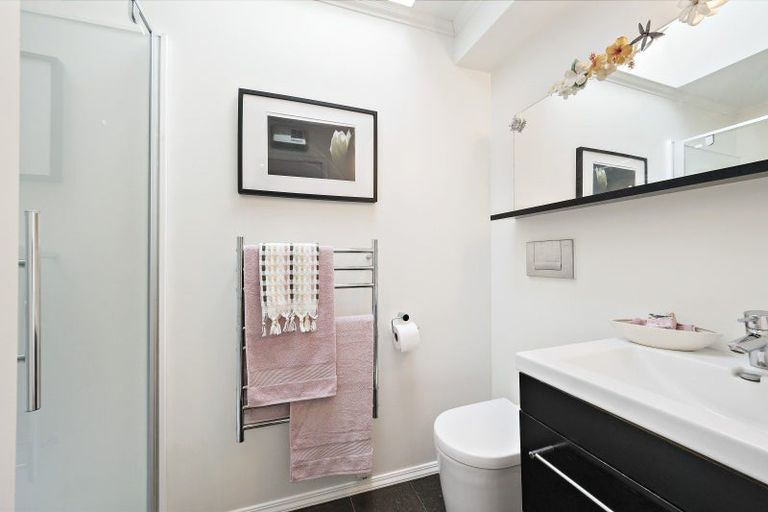 Photo of property in 1/23 Glenbervie Terrace, Thorndon, Wellington, 6011