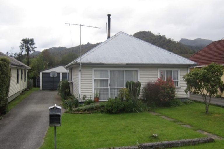 Photo of property in 40 Inverness Street, Dunollie, Runanga, 7803