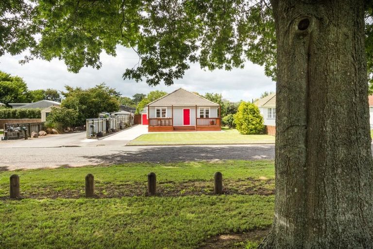 Photo of property in 9 Bull Street, Bulls, 4818