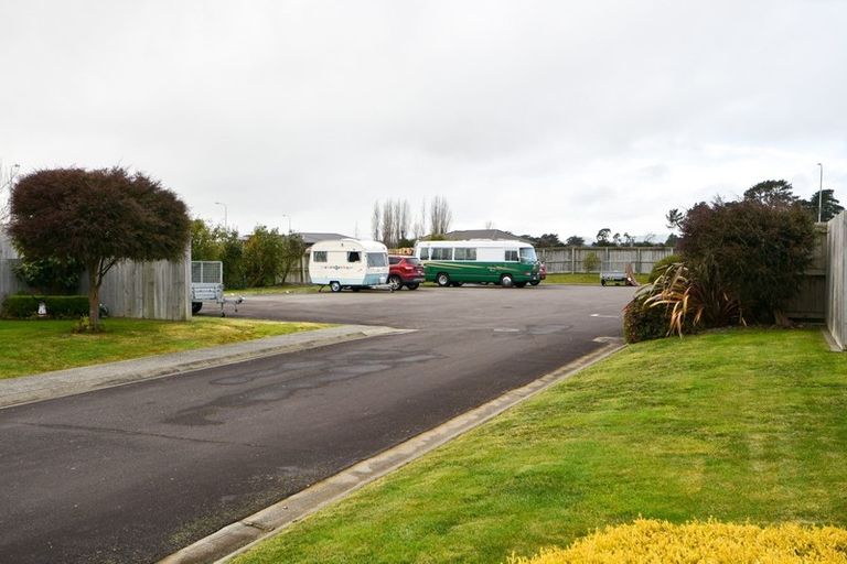 Photo of property in Villa Estate, 52/55 Armstrong Avenue, Carterton, 5713