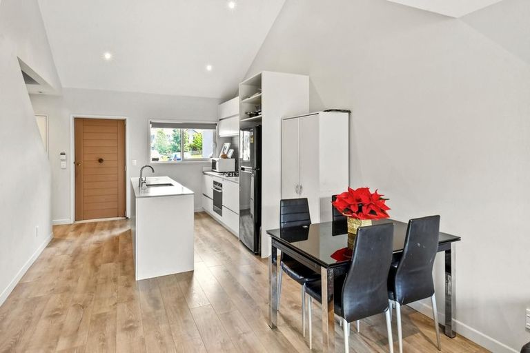 Photo of property in 14 Patiti Parade, Mangere Bridge, Auckland, 2022