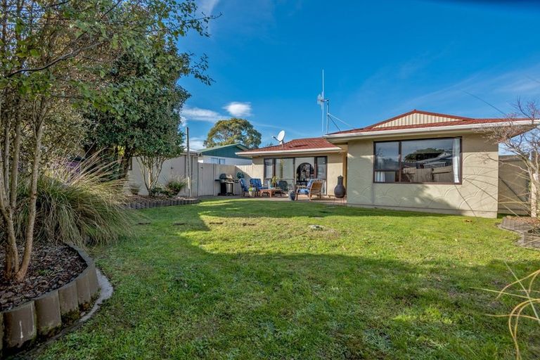 Photo of property in 21 Lyndale Place, Kelvin Grove, Palmerston North, 4414