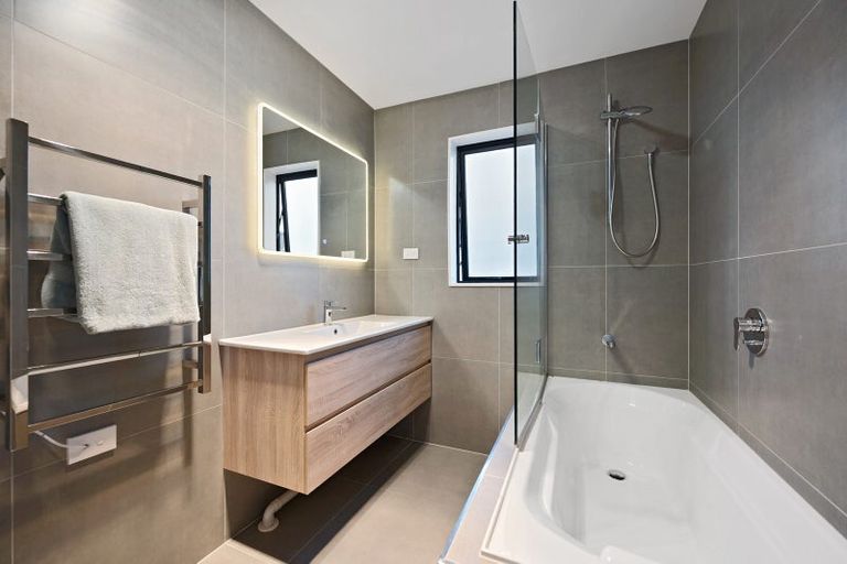 Photo of property in 1/135 Lancaster Road, Beach Haven, Auckland, 0626