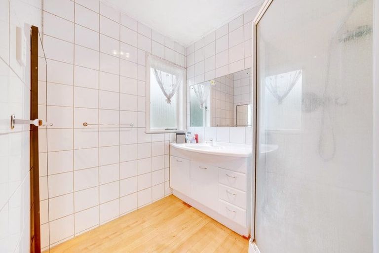 Photo of property in 10 Kapuka Road, Mangere Bridge, Auckland, 2022