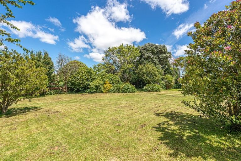 Photo of property in 30 Weraroa Road, Waverley, 4510