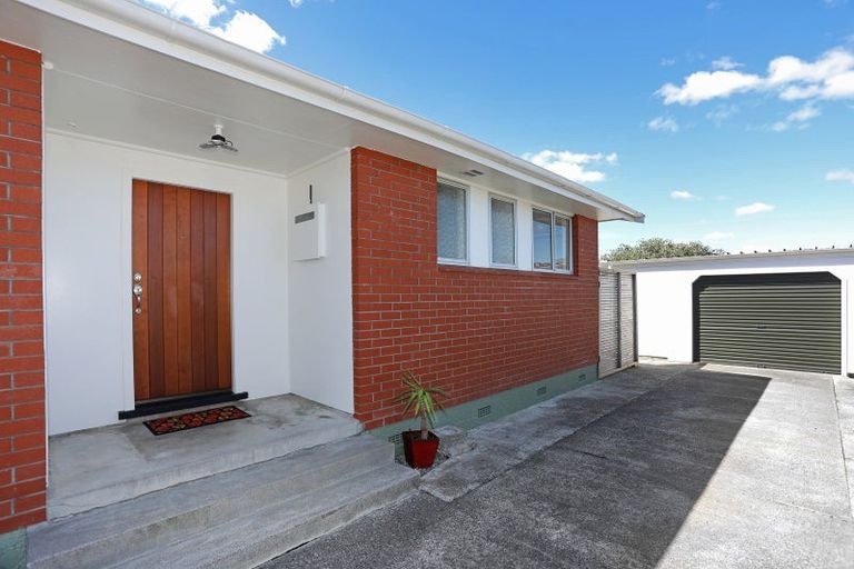 Photo of property in 15 Fergusson Street, Marton, 4710