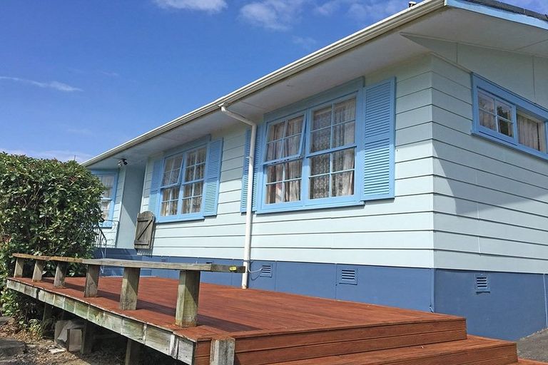 Photo of property in 22 Bellringer Road, Massey, Auckland, 0614