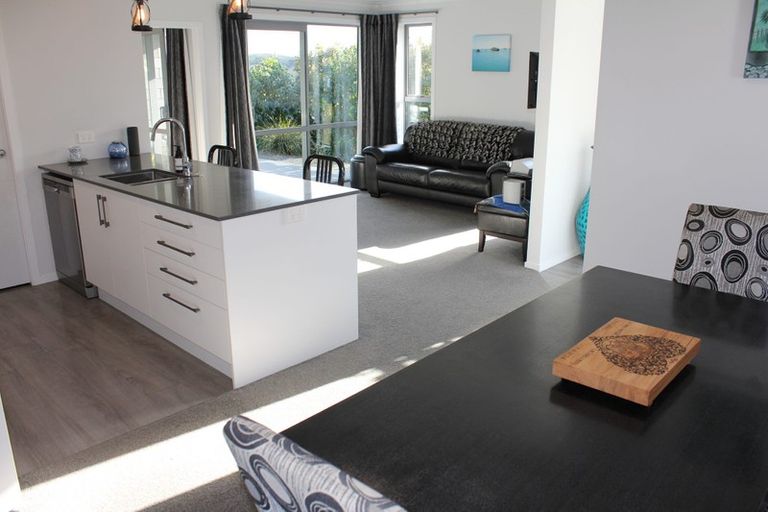 Photo of property in 210 Waikite Road, Welcome Bay, Tauranga, 3175