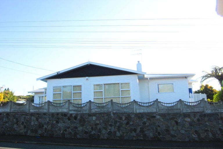 Photo of property in 44 Frankley Road, Westown, New Plymouth, 4310