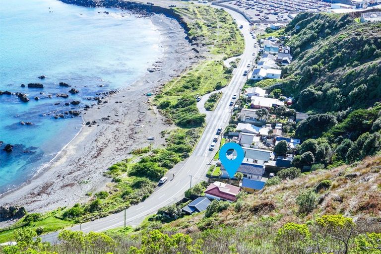 Photo of property in 47 Moa Point Road, Moa Point, Wellington, 6022