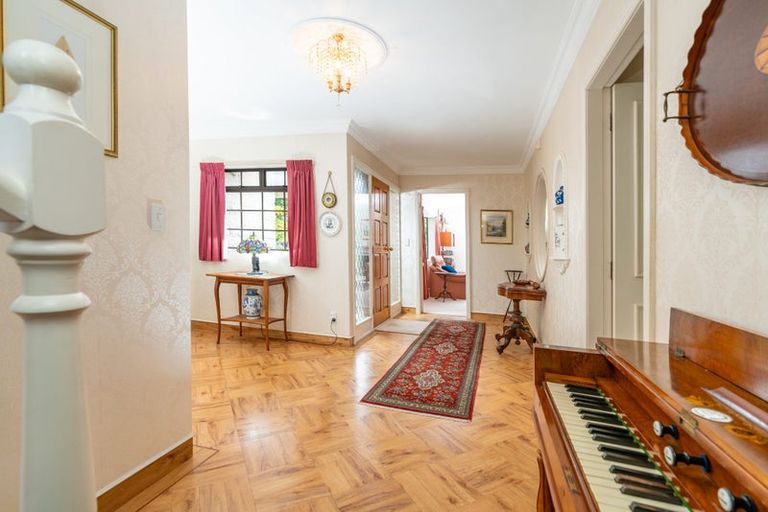 Photo of property in 2 Lavinia Grove, Waikanae Beach, Waikanae, 5036