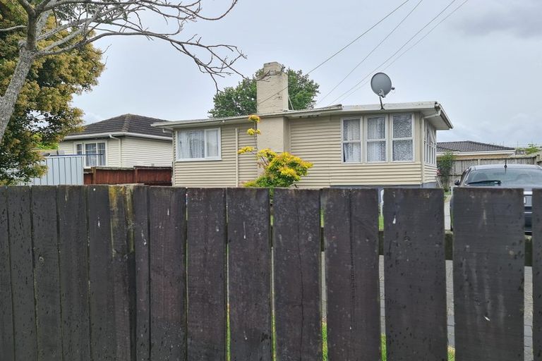 Photo of property in 150 Hepburn Road, Glendene, Auckland, 0602