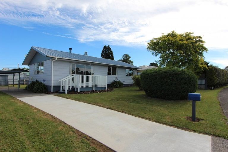 Photo of property in 29 Kowhai Street, Inglewood, 4330