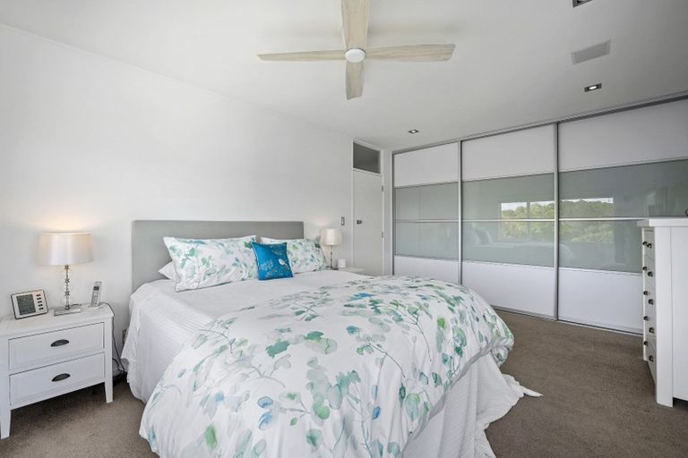 Photo of property in 30a Tizard Road, Birkenhead, Auckland, 0626